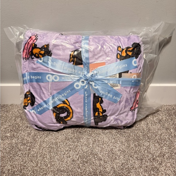 Oodie - Picture 2 of 2